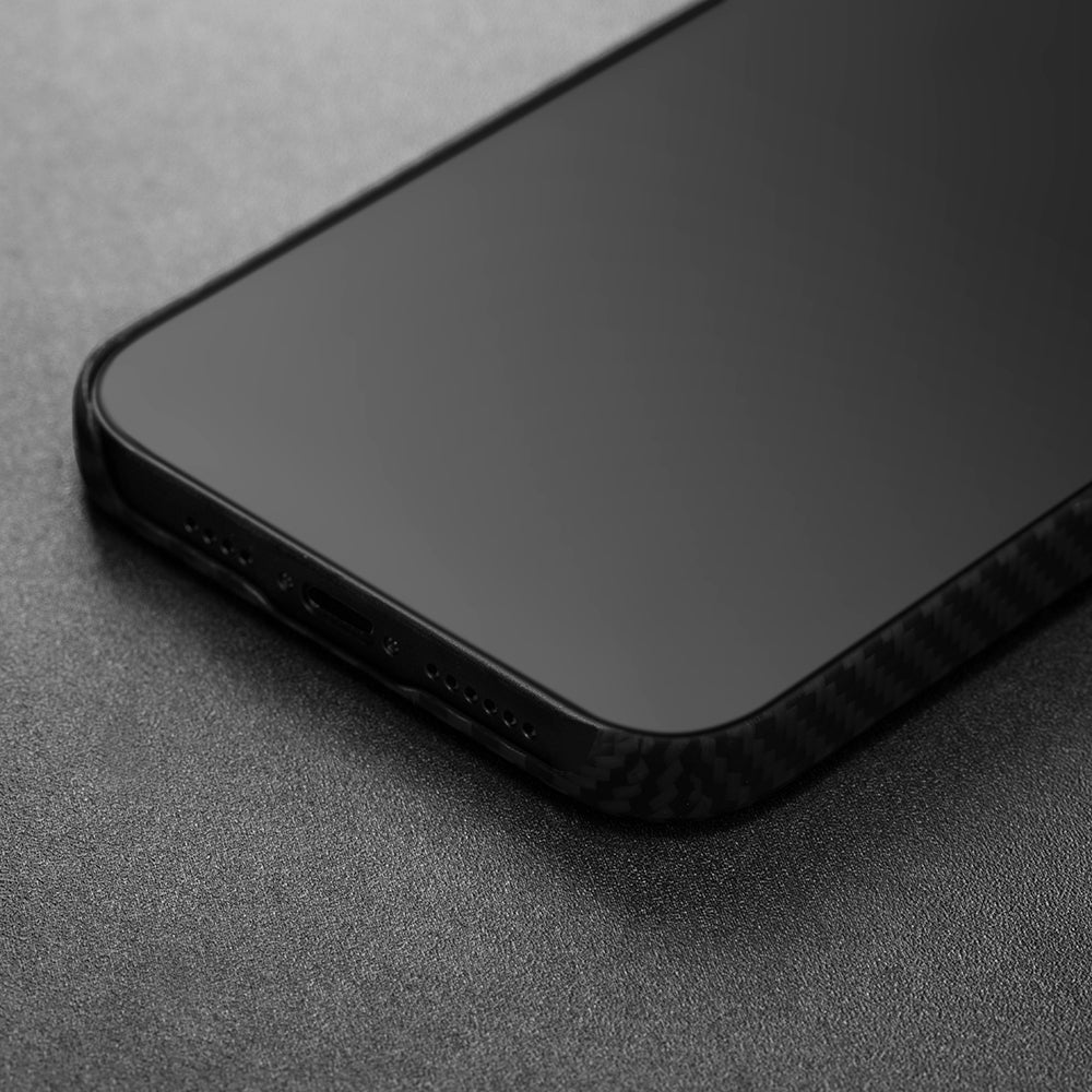 Pitaka Ultra-Slim Classic Serisi iPhone 14 M-safe Şarj Özellikli 1500D Aramid Fiber Black-Grey Twill Kılıf Pitaka Ultra-Slim Classic Serisi iPhone 14 M-safe Şarj Özellikli 1500D Aramid Fiber Black-Grey Twill Kılıf